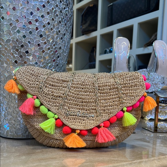Lilly Pulitzer Handbags - NWT Lilly Pulitzer Clam Shell Clutch With Tassels and Pom Poms